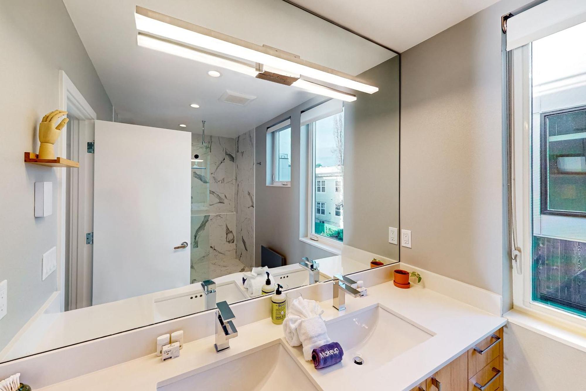 Luxury Ballard Townhome ซีแอตเทิล ภายนอก รูปภาพ